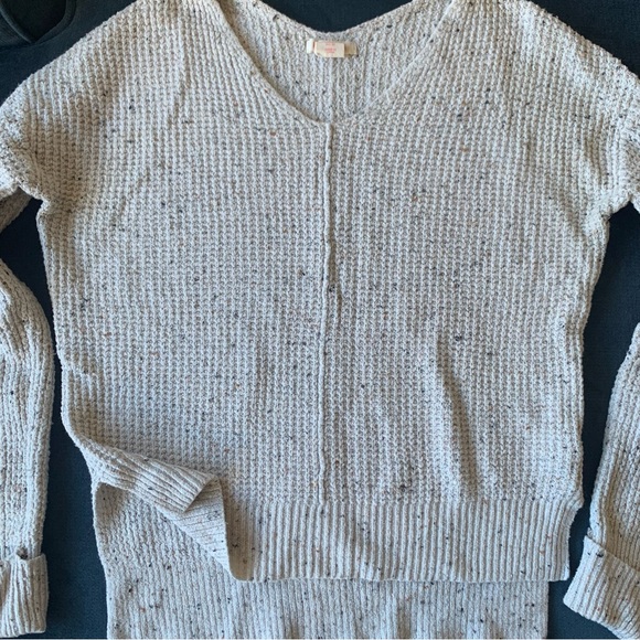 For Thee Cream colored V-neck sweater - Picture 4 of 7